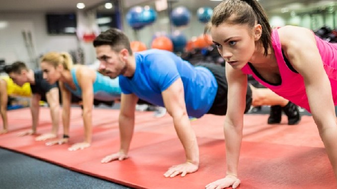 GROUP FITNESS TRAINING